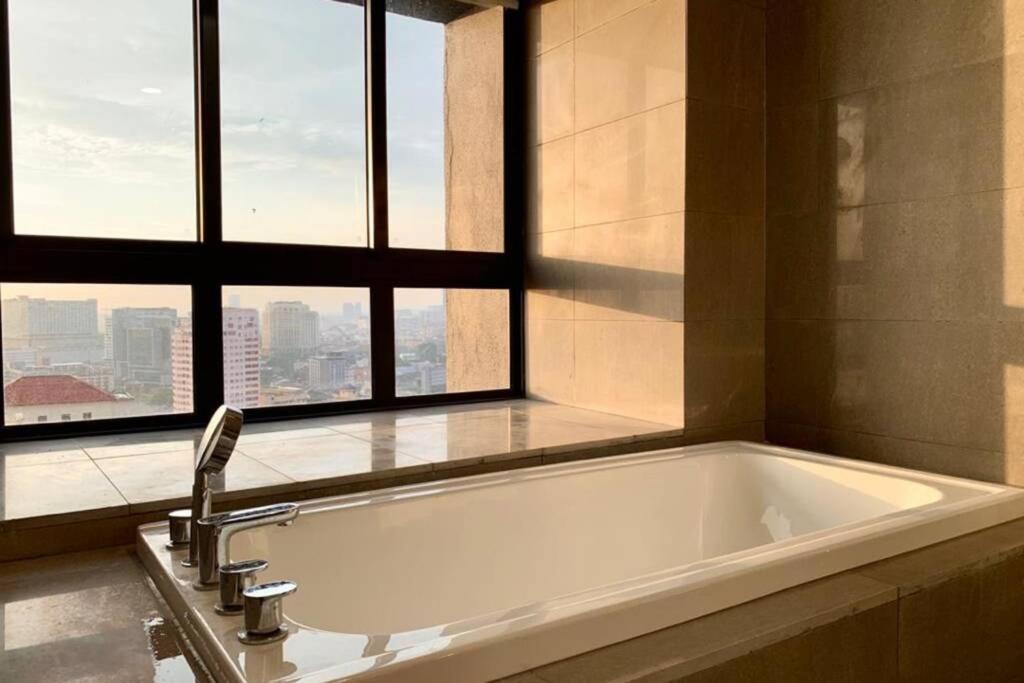 Ferienwohnung Imperio,Res - Melaka Raya -- Comfy -- Sunset View Exterior foto